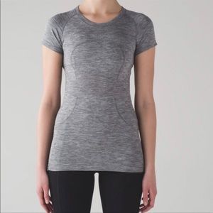 EUC Lululemon swift tech short sleeve, size 4
